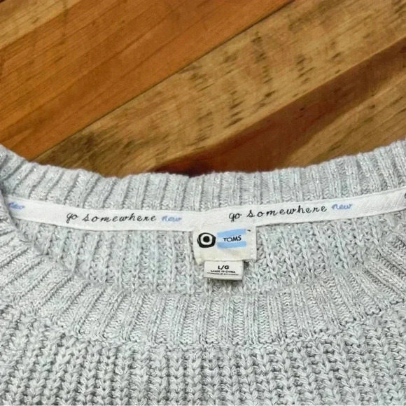 Toms Scoop neck side split sweater Adorable for layering - Picture 10 of 10